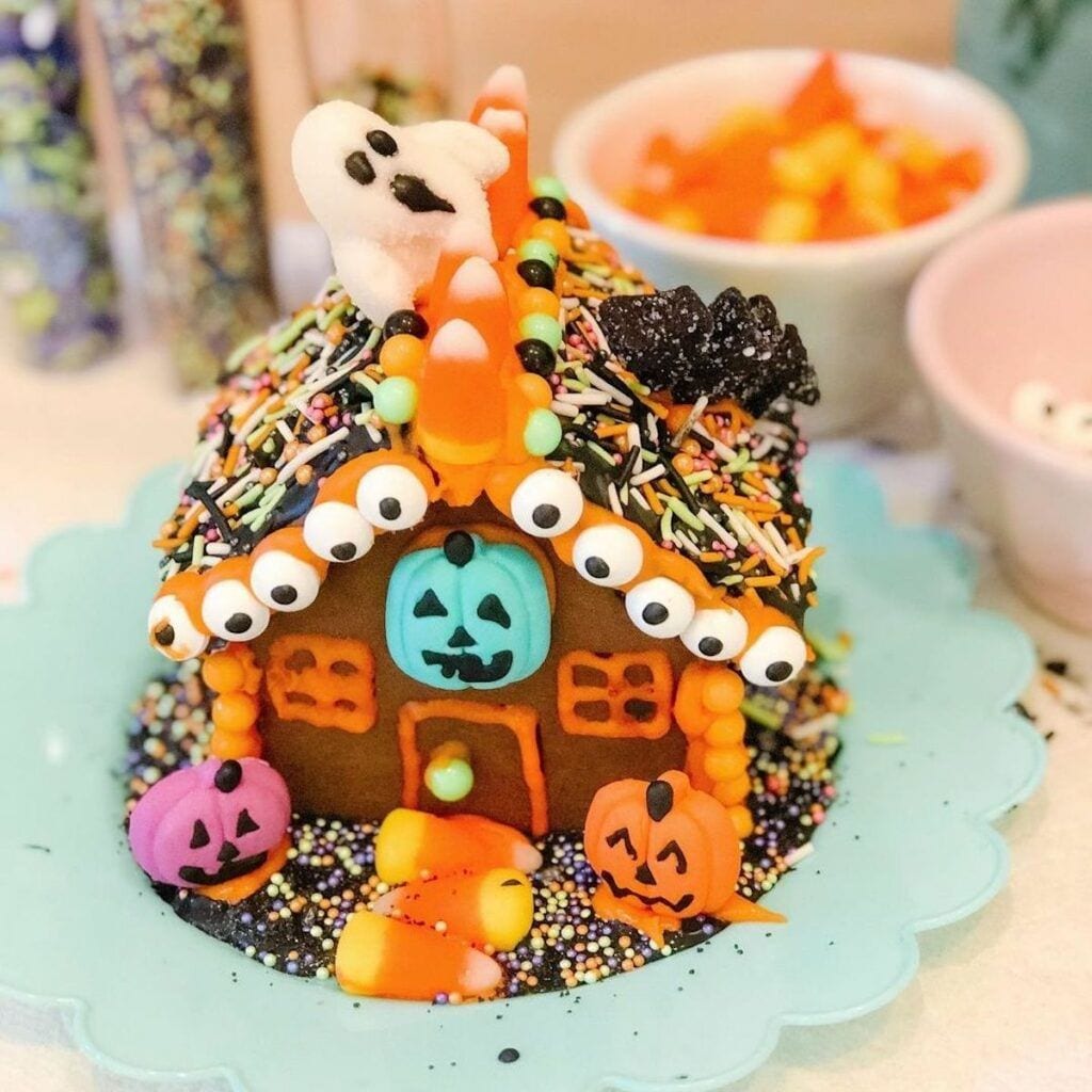 Halloween Gingerbread House
 12 Halloween gingerbread house ideas to make with the family