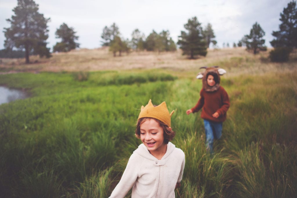 6 make-believe games to boost your kids’ imaginations