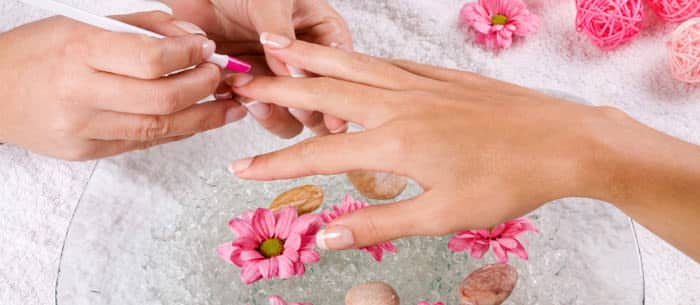 Shellacs-Attacks: Is a Manicure that Lasts for 14 Days Too Good to Be True?
