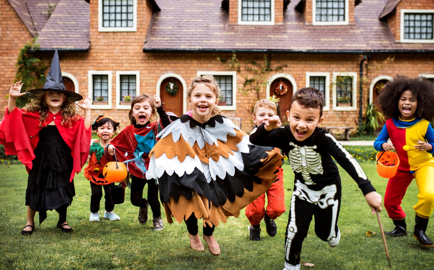 26 Halloween party themes