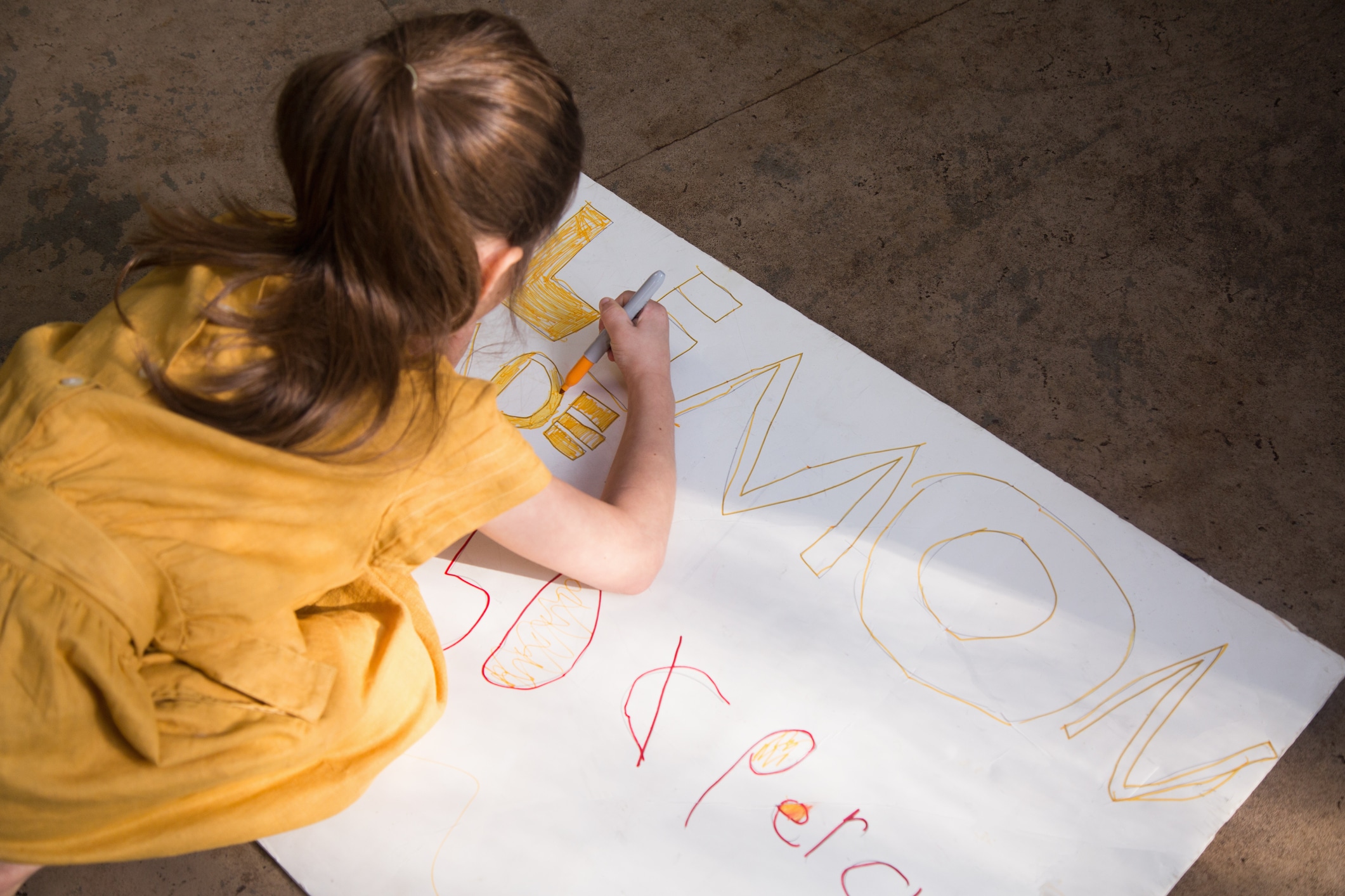 7-year-old is selling lemonade to fund her brain surgeries and people are furious