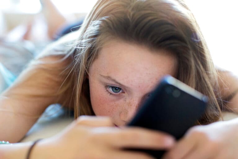 What age should a kid get a phone and how to know if they&#8217;re ready