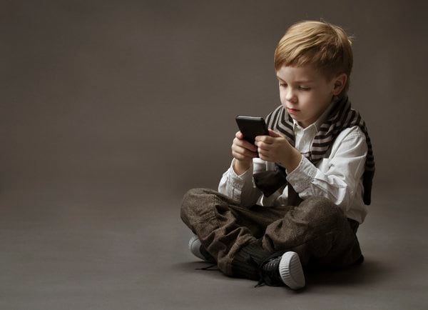 Choosing a Cell Phone for Kids: What is the Best Option?