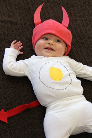 Easy Halloween Costume for an Infant: Deviled Egg