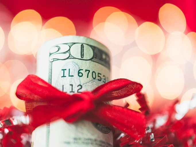 Holiday tipping guide 2023: Who should you tip and how much?