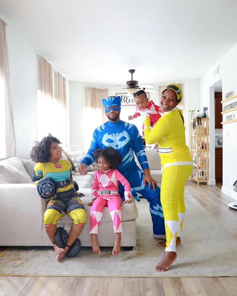 Easy do it yourself costumes for family of 5