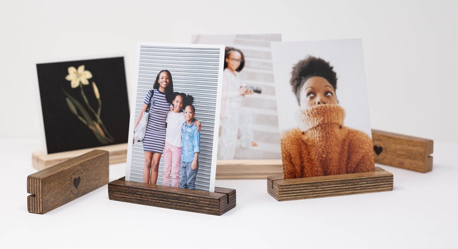 DIY Wood Block Photo Stand 