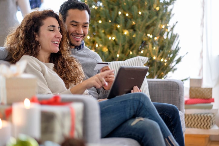 This is how parents plan to spend and tip for the 2022 holiday season