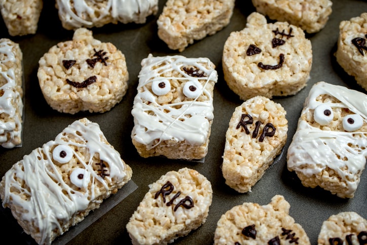 Gluten-free mummy krispie treats