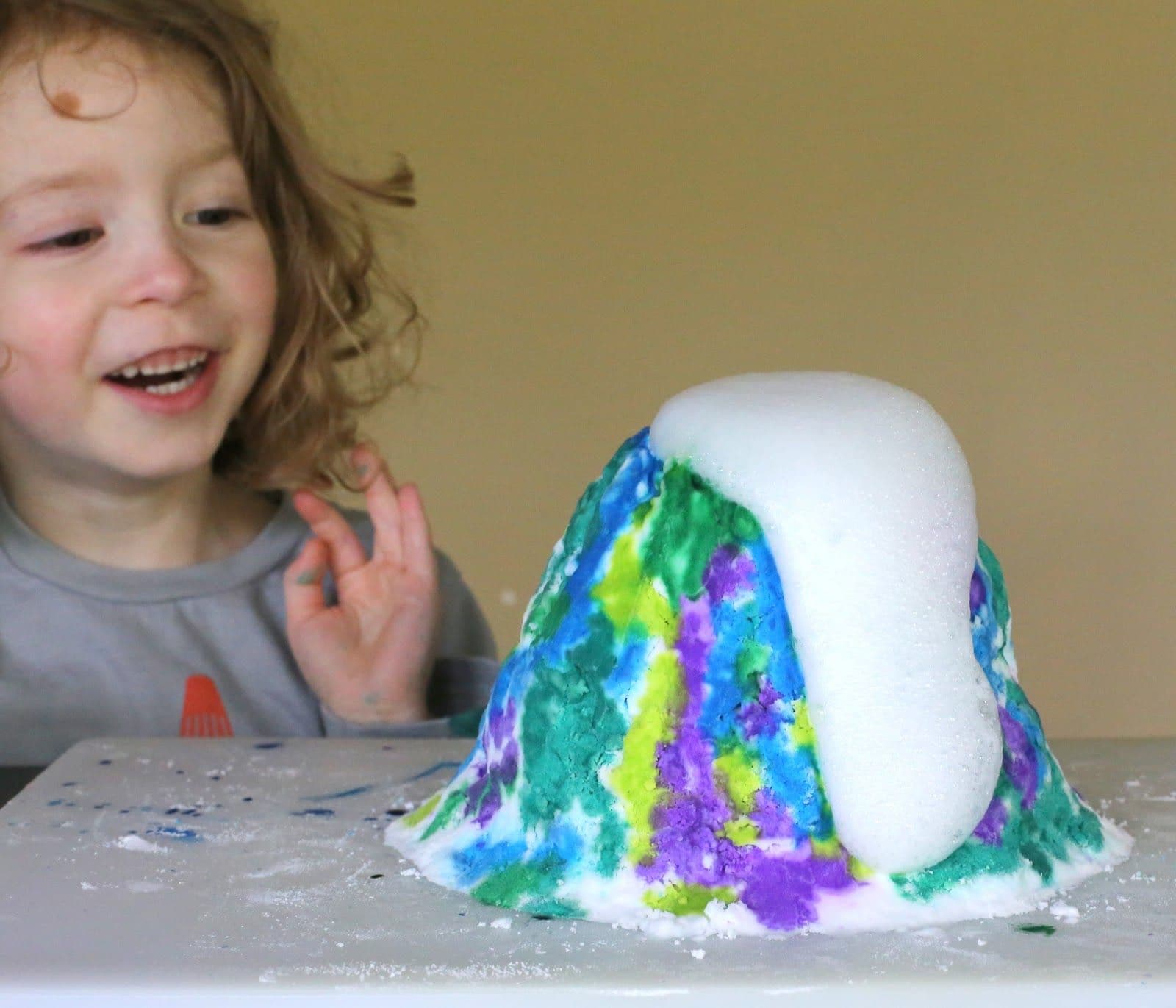 Volcano Eruption Painting in a Ziploc Bag - Happy Tot Shelf