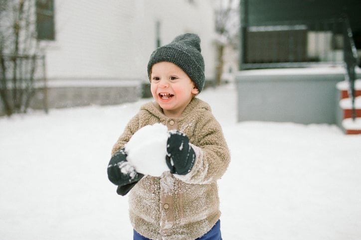 Winter Craft Alert: How to Make Snow Paint