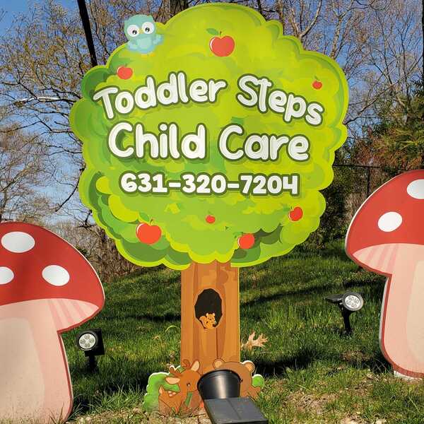 Toddler Steps Daycare Logo