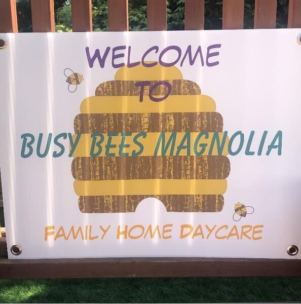 Busy Bees Magnolia Logo