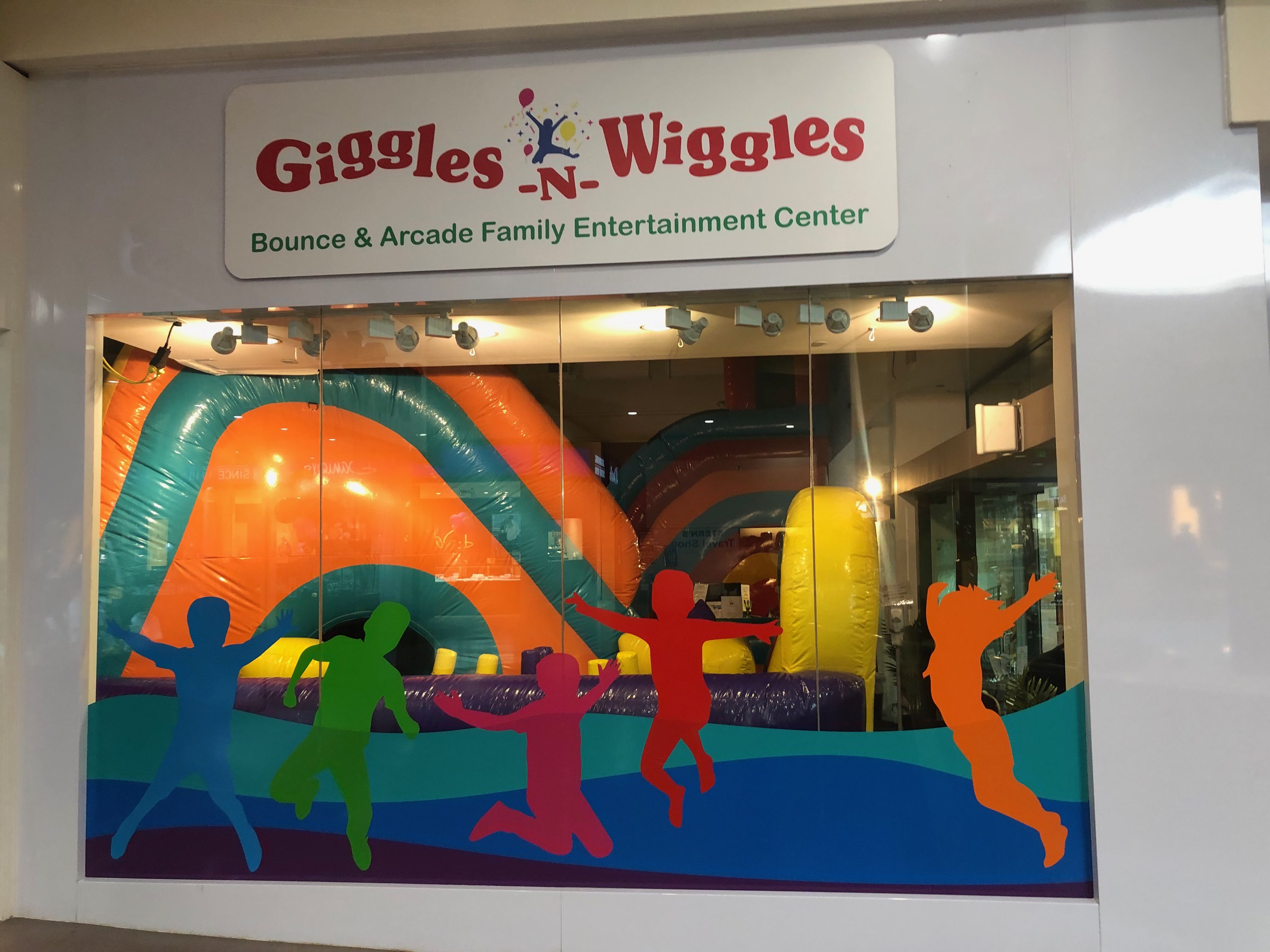 Giggles-n-wiggles Logo