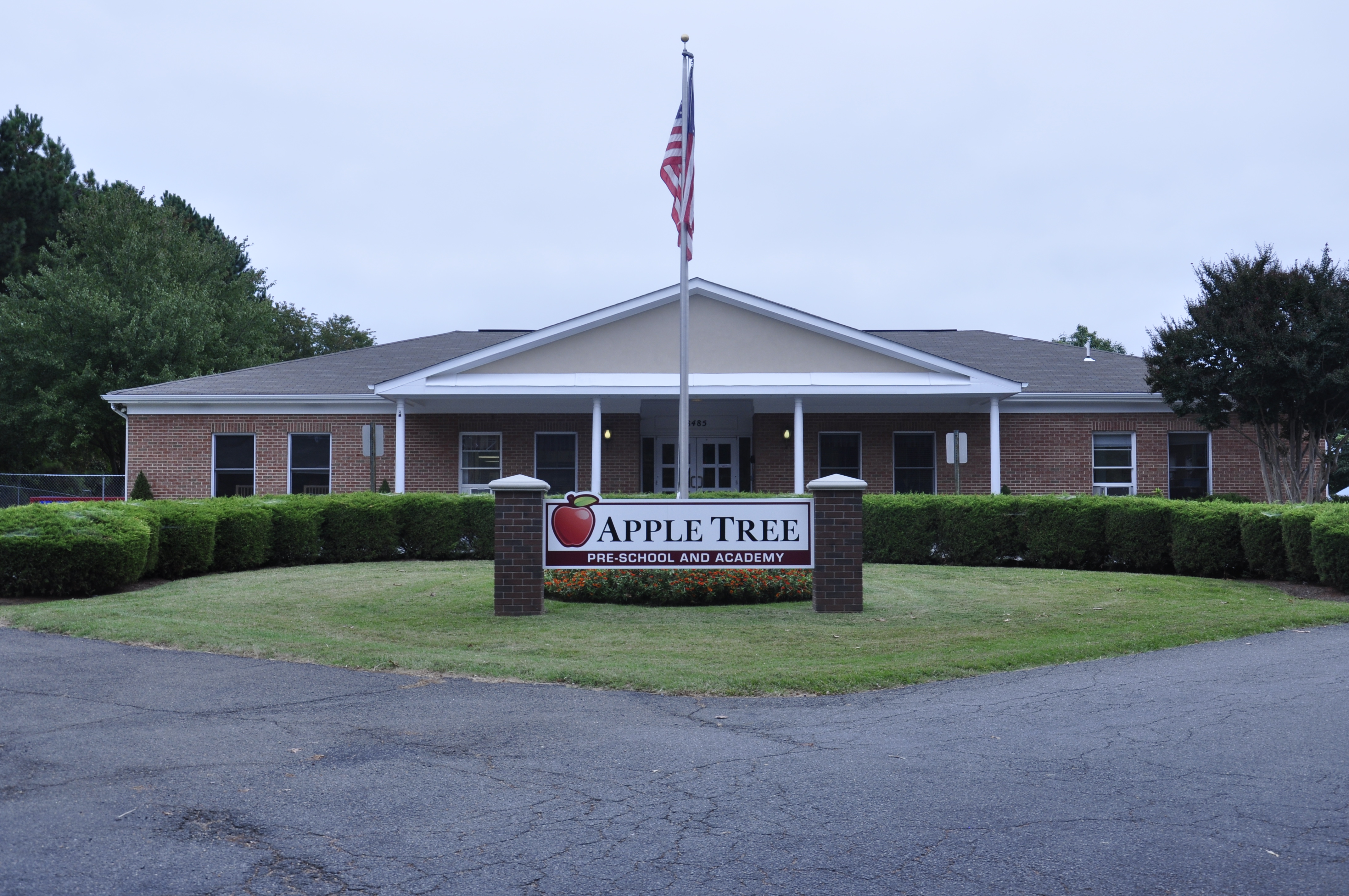 Apple Tree Preschool & Academy Logo