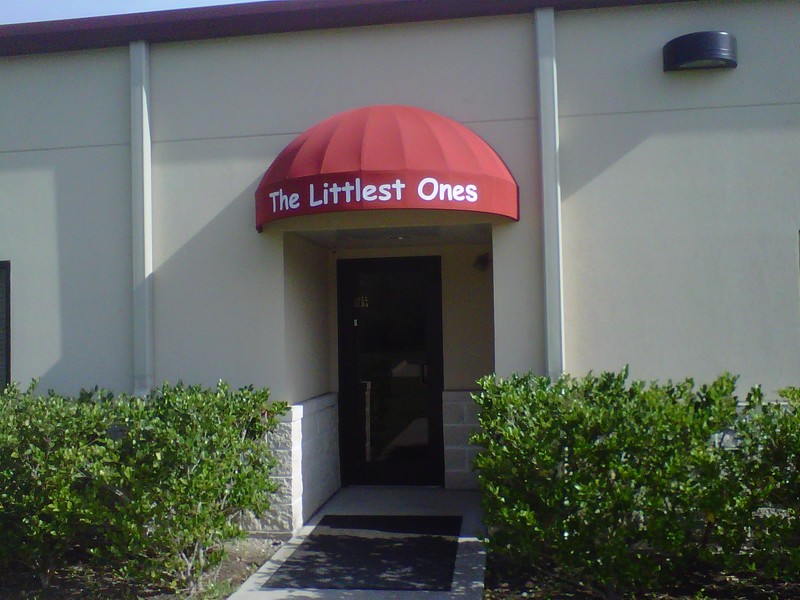 The Littlest Ones School Logo