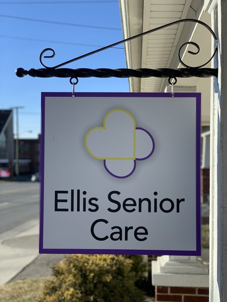 Ellis Senior Care Logo