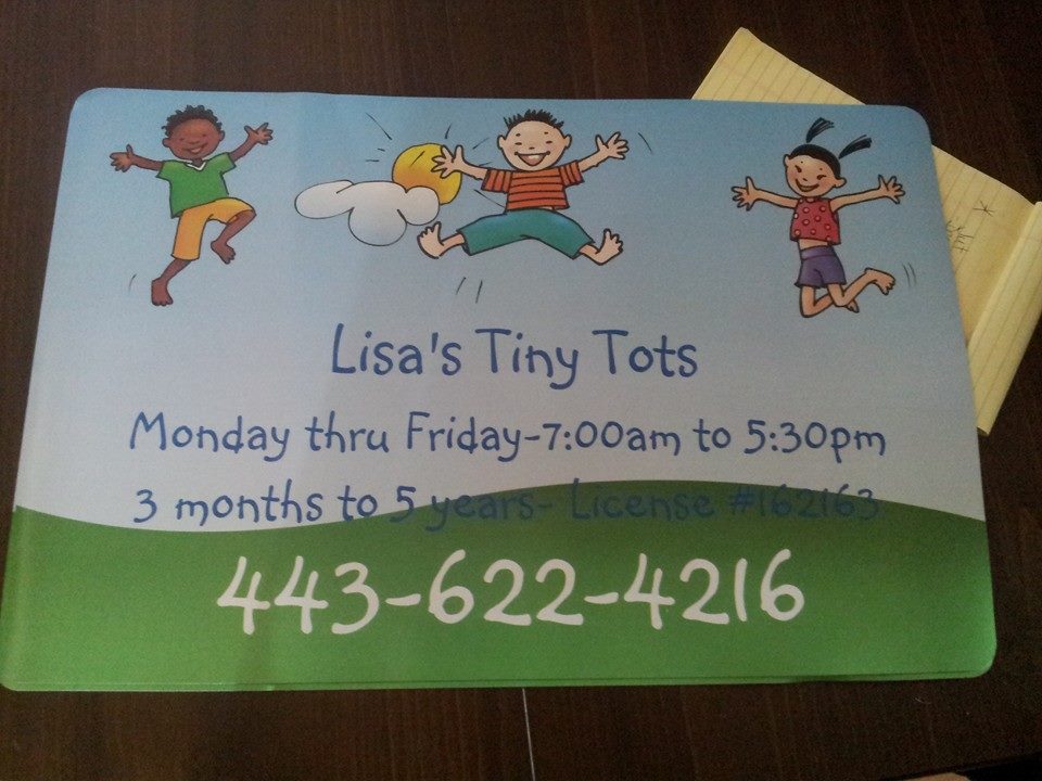 Lisa's Tiny Tots Logo