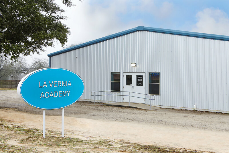 La Vernia Academy Logo