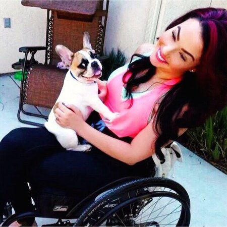 Young Female W/Spinal Cord Injury Looking For Female Caregivers